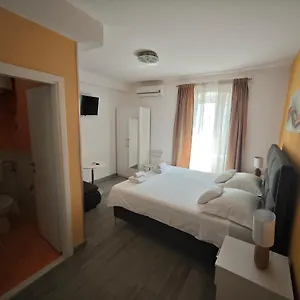 3* Gostinjska kuća Nirvana &