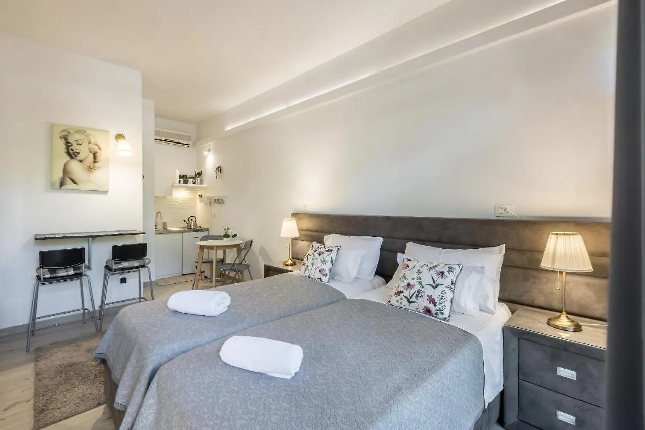 Palomia C Apartment Split